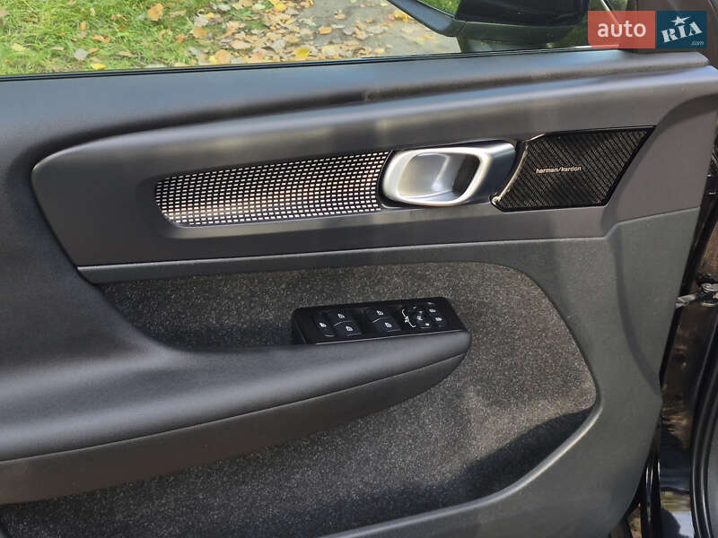 Позашляховик / Кросовер Volvo XC40 2021 в Львові