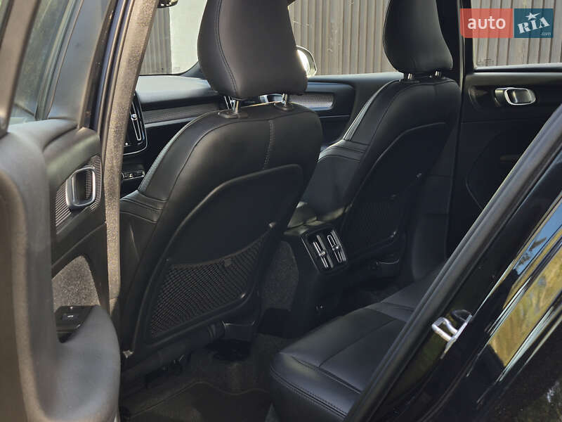 Позашляховик / Кросовер Volvo XC40 2021 в Львові