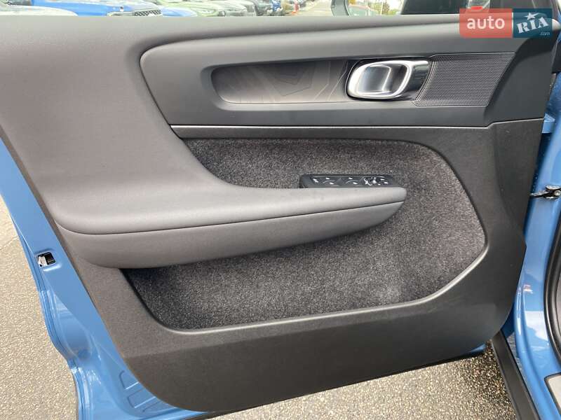 Внедорожник / Кроссовер Volvo XC40 2023 в Киеве фото 9 Внедорожник / Кроссовер Volvo XC40 2023 в Киеве
