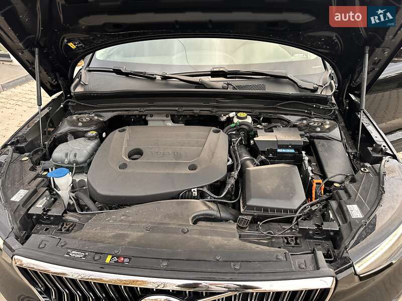 Внедорожник / Кроссовер Volvo XC40 2023 в Самборе