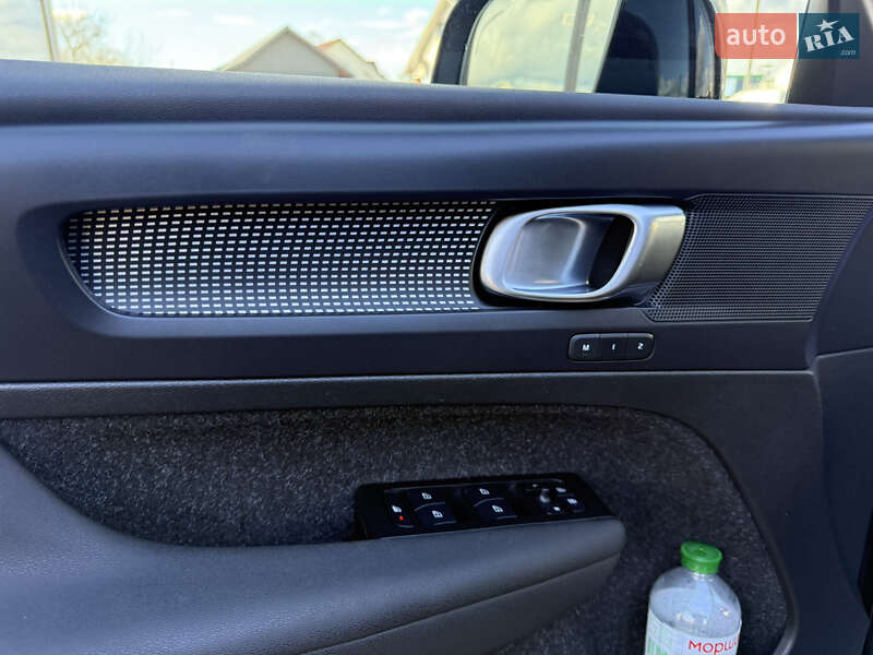 Внедорожник / Кроссовер Volvo XC40 2020 в Коломые