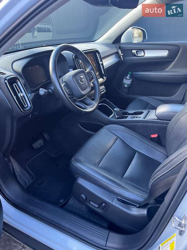 Внедорожник / Кроссовер Volvo XC40 2020 в Ивано-Франковске