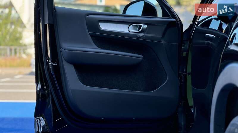 Позашляховик / Кросовер Volvo XC40 2019 в Києві