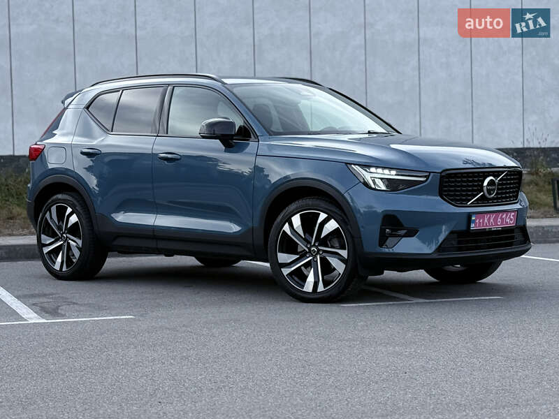 Внедорожник / Кроссовер Volvo XC40 2024 в Киеве