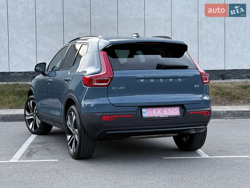 Внедорожник / Кроссовер Volvo XC40 2024 в Киеве