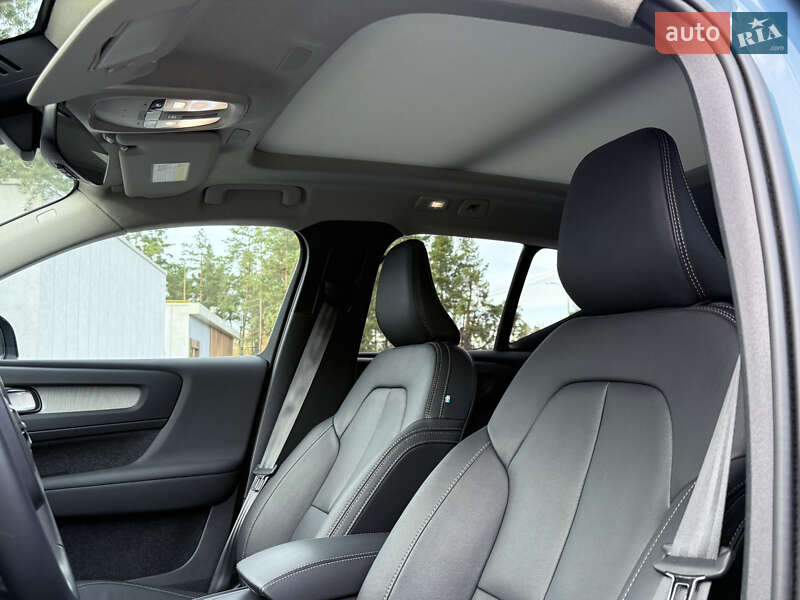 Внедорожник / Кроссовер Volvo XC40 2024 в Киеве