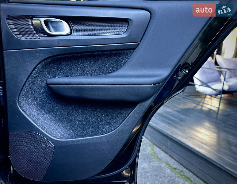 Позашляховик / Кросовер Volvo XC40 2020 в Києві фото 20 Позашляховик / Кросовер Volvo XC40 2020 в Києві