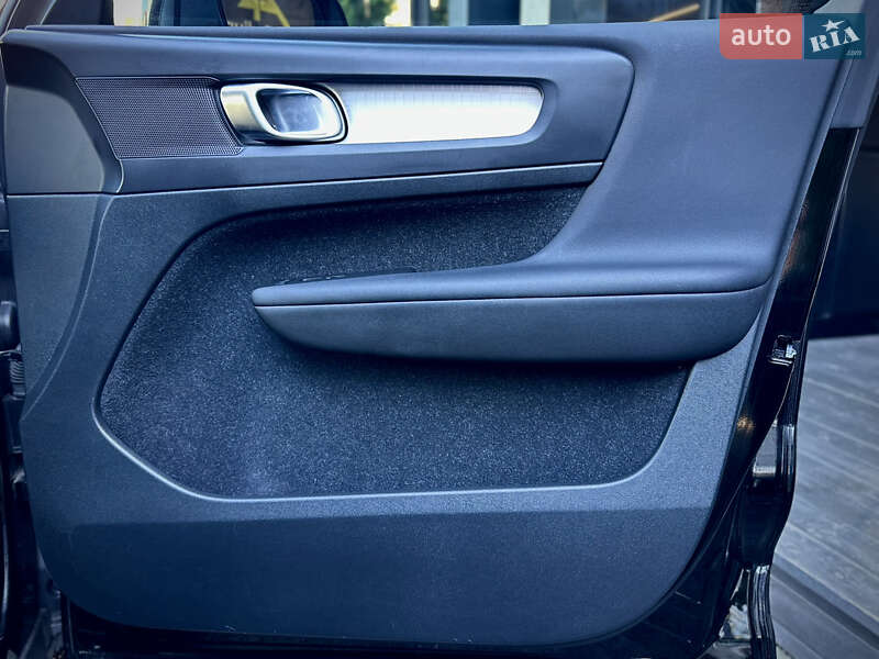 Позашляховик / Кросовер Volvo XC40 2020 в Києві фото 22 Позашляховик / Кросовер Volvo XC40 2020 в Києві
