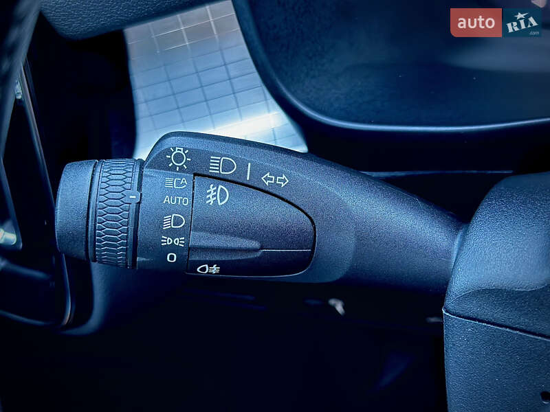 Позашляховик / Кросовер Volvo XC40 2020 в Києві фото 31 Позашляховик / Кросовер Volvo XC40 2020 в Києві