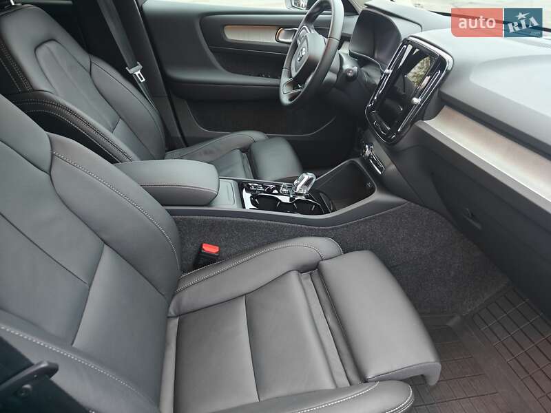 Позашляховик / Кросовер Volvo XC40 2025 в Києві