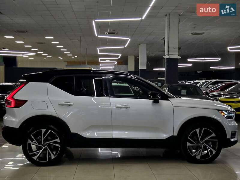 Позашляховик / Кросовер Volvo XC40 2019 в Миколаєві
