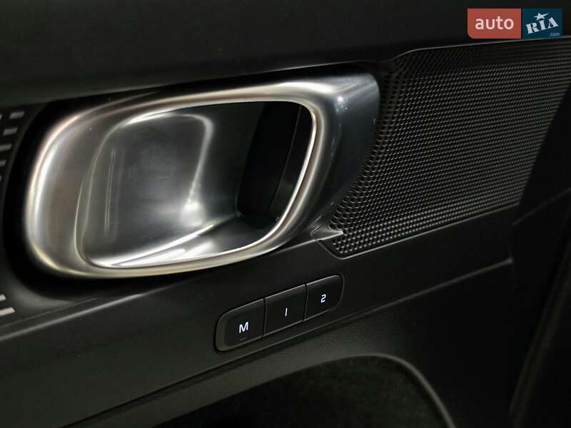 Позашляховик / Кросовер Volvo XC40 2019 в Миколаєві