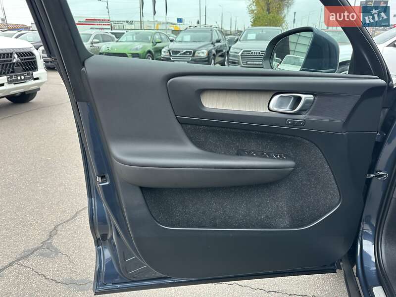 Внедорожник / Кроссовер Volvo XC40 2019 в Киеве фото 19 Внедорожник / Кроссовер Volvo XC40 2019 в Киеве