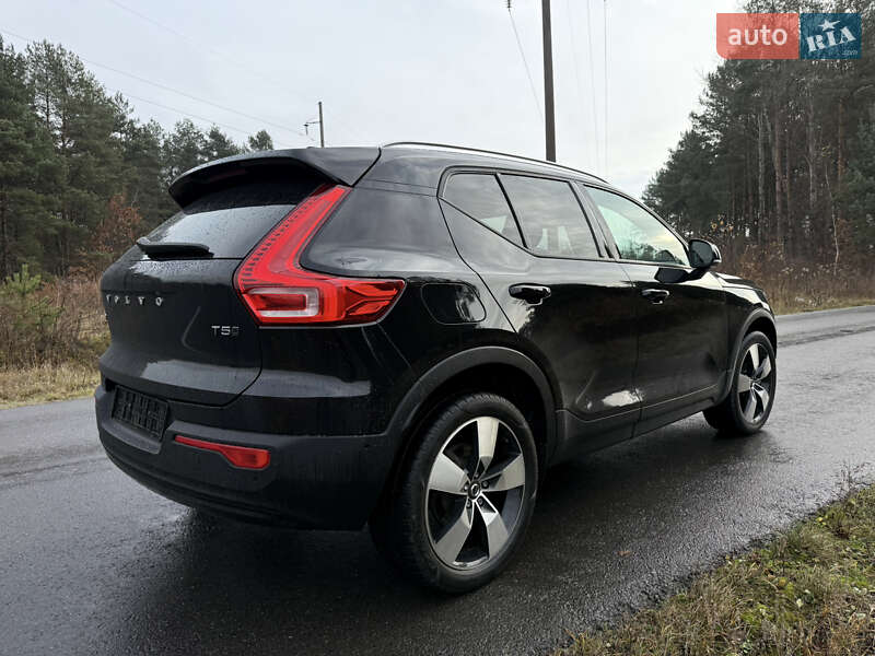 Внедорожник / Кроссовер Volvo XC40 2018 в Новояворовске