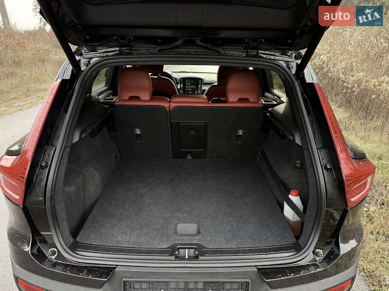 Внедорожник / Кроссовер Volvo XC40 2018 в Новояворовске