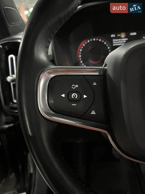 Внедорожник / Кроссовер Volvo XC40 2018 в Киеве