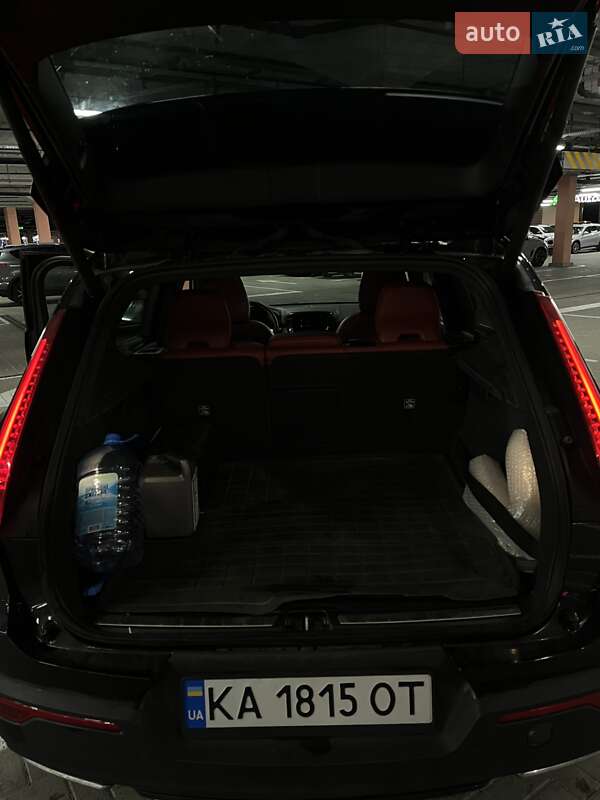 Внедорожник / Кроссовер Volvo XC40 2018 в Киеве