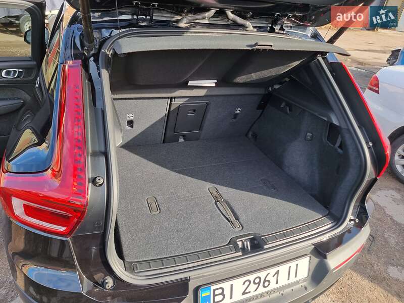 Позашляховик / Кросовер Volvo XC40 2024 в Полтаві