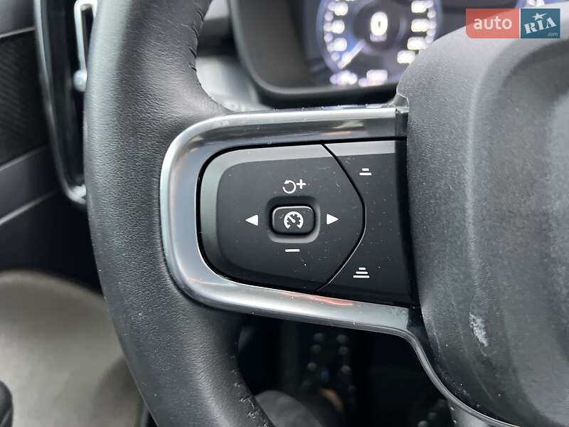 Внедорожник / Кроссовер Volvo XC40 2018 в Киеве