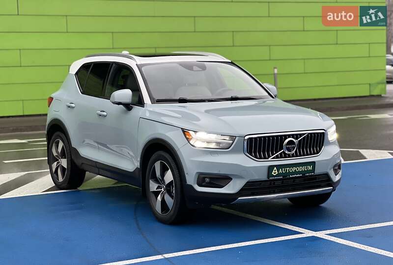 Внедорожник / Кроссовер Volvo XC40 2018 в Киеве