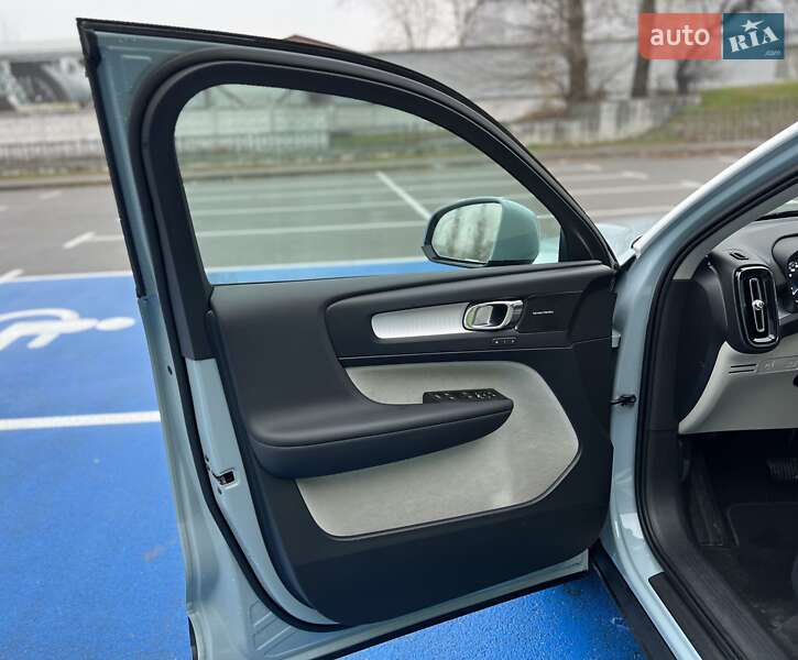 Внедорожник / Кроссовер Volvo XC40 2018 в Киеве