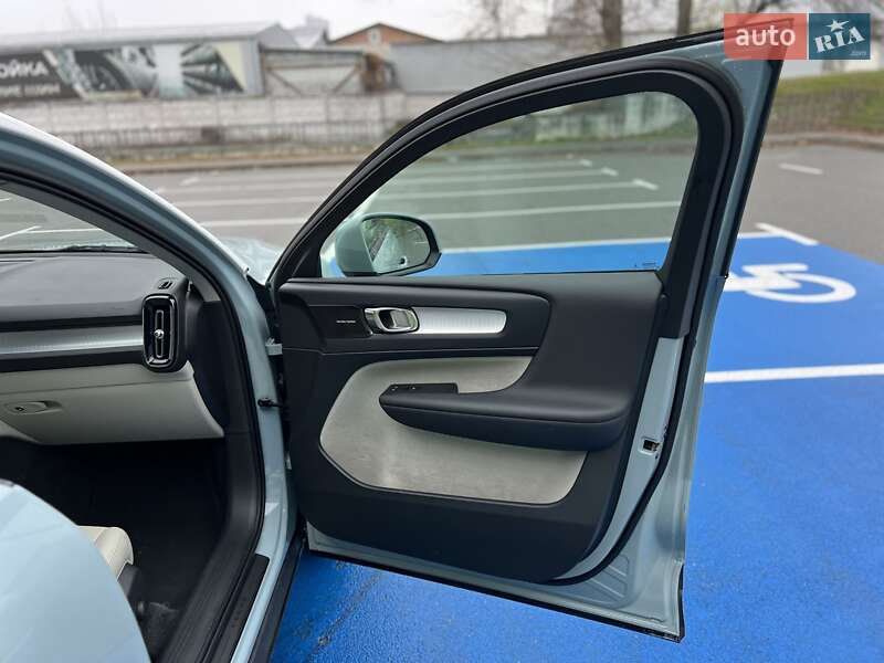 Внедорожник / Кроссовер Volvo XC40 2018 в Киеве