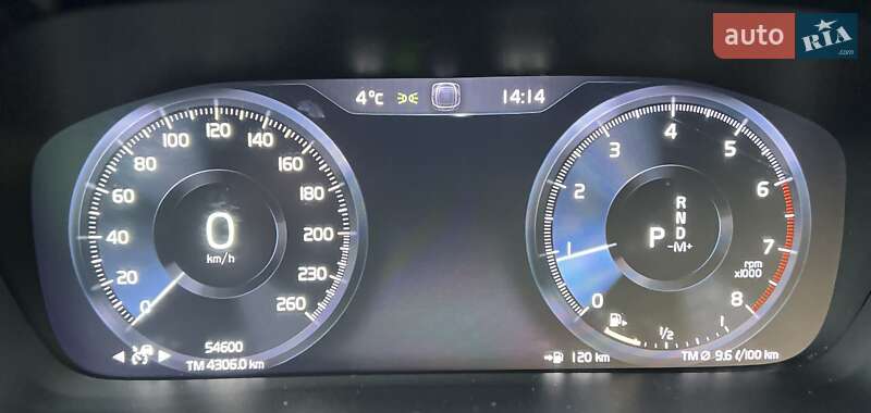 Внедорожник / Кроссовер Volvo XC40 2018 в Киеве