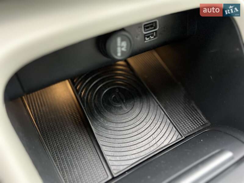 Внедорожник / Кроссовер Volvo XC40 2018 в Киеве