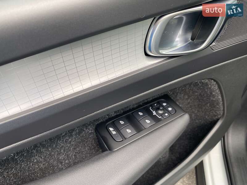 Внедорожник / Кроссовер Volvo XC40 2020 в Киеве фото 9 Внедорожник / Кроссовер Volvo XC40 2020 в Киеве