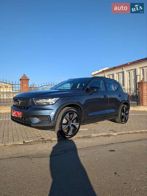Внедорожник / Кроссовер Volvo XC40 2021 в Ровно