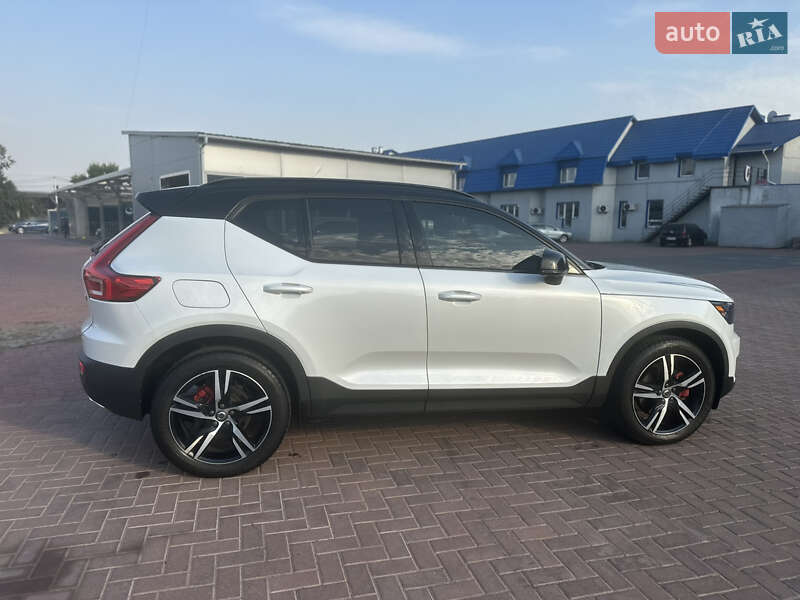 Внедорожник / Кроссовер Volvo XC40 2019 в Ровно