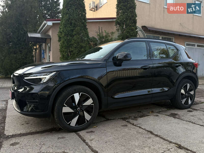 Внедорожник / Кроссовер Volvo XC40 2023 в Знаменке