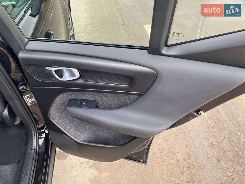 Внедорожник / Кроссовер Volvo XC40 2023 в Ровно фото 47 Внедорожник / Кроссовер Volvo XC40 2023 в Ровно