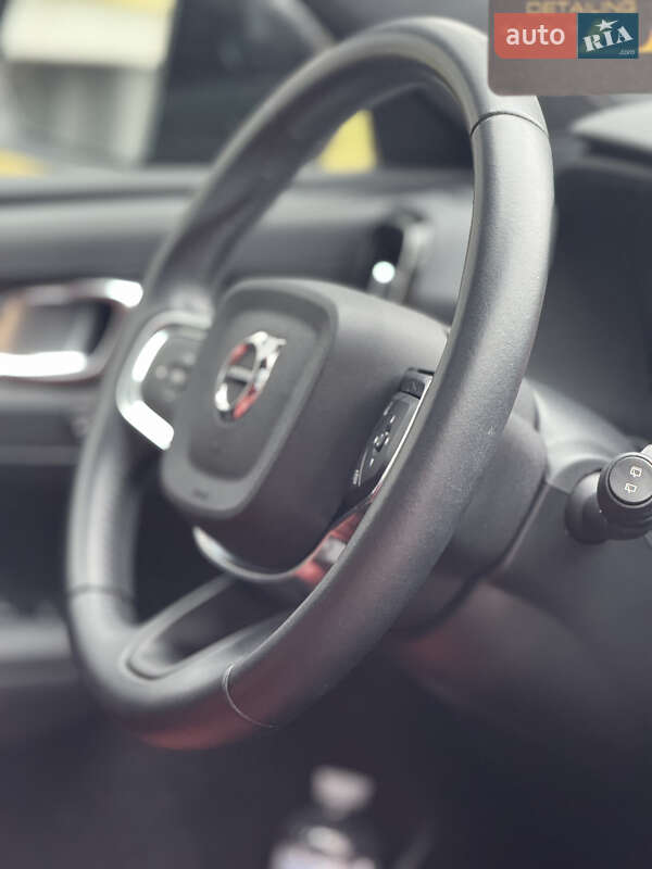 Позашляховик / Кросовер Volvo XC40 2019 в Львові