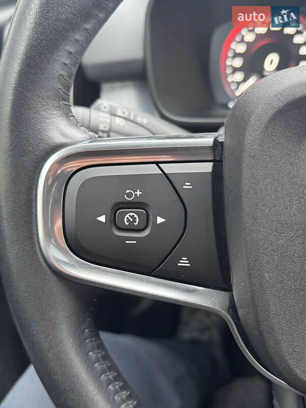 Позашляховик / Кросовер Volvo XC40 2019 в Львові