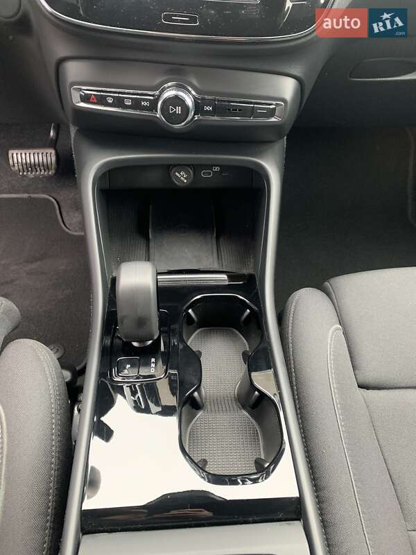 Позашляховик / Кросовер Volvo XC40 2024 в Львові фото 21 Позашляховик / Кросовер Volvo XC40 2024 в Львові