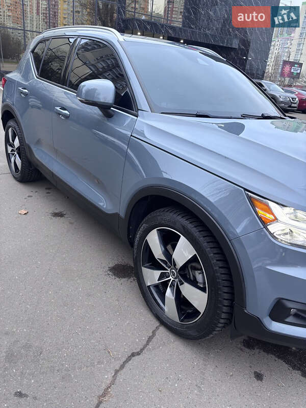 Внедорожник / Кроссовер Volvo XC40 2020 в Киеве