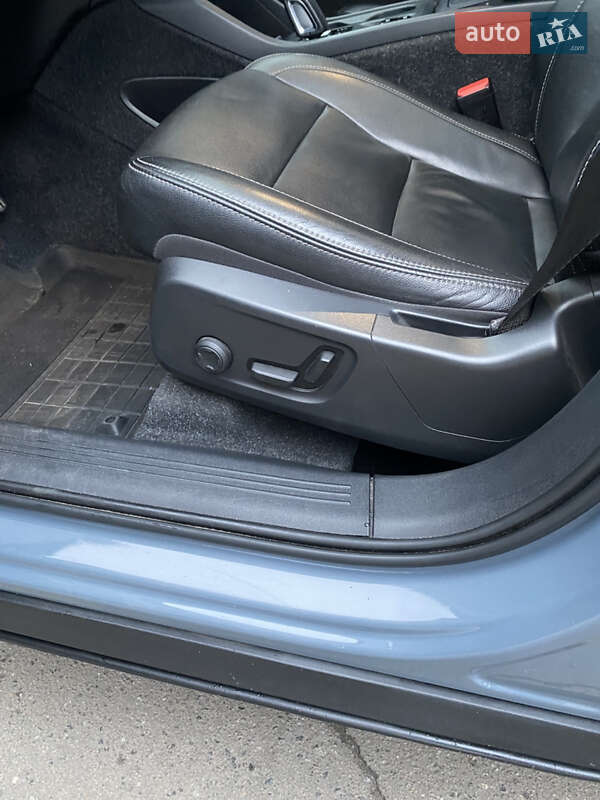 Внедорожник / Кроссовер Volvo XC40 2020 в Киеве