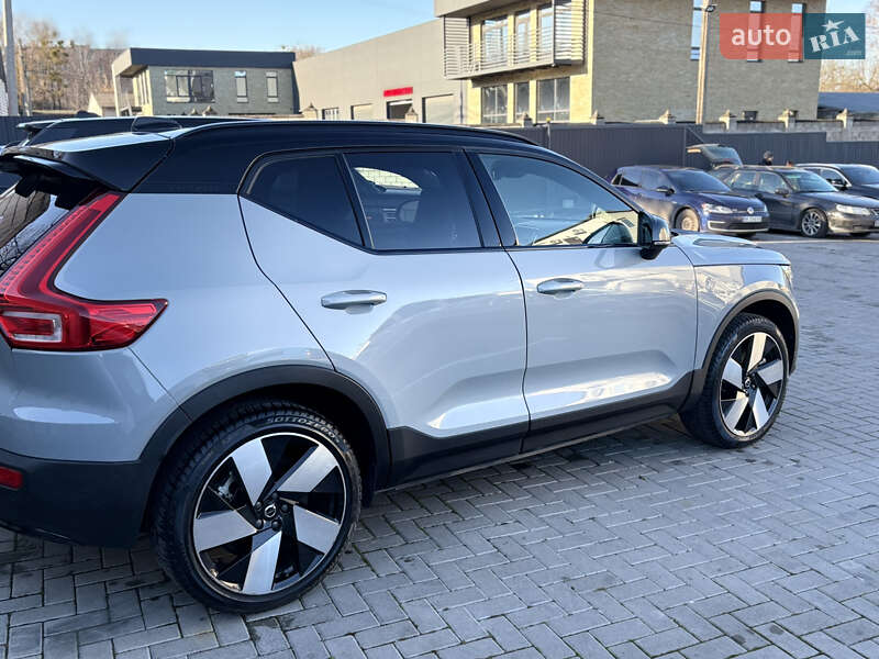 Внедорожник / Кроссовер Volvo XC40 2024 в Ровно