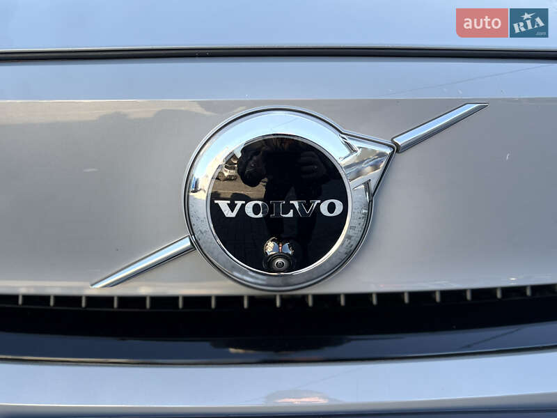 Внедорожник / Кроссовер Volvo XC40 2024 в Ровно