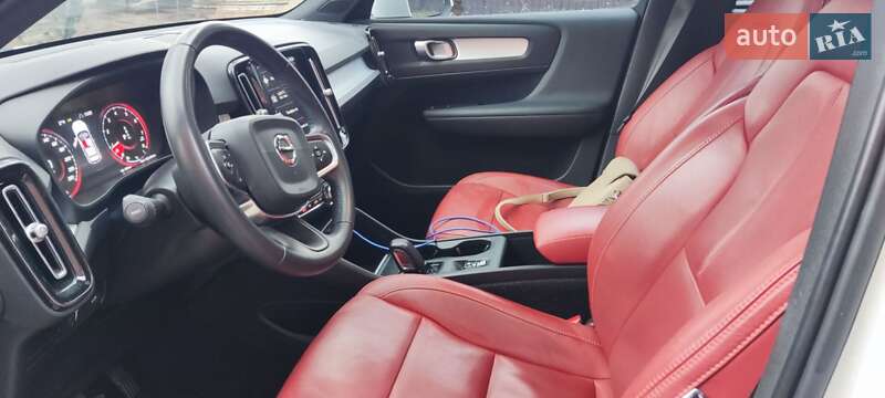 Позашляховик / Кросовер Volvo XC40 2019 в Києві