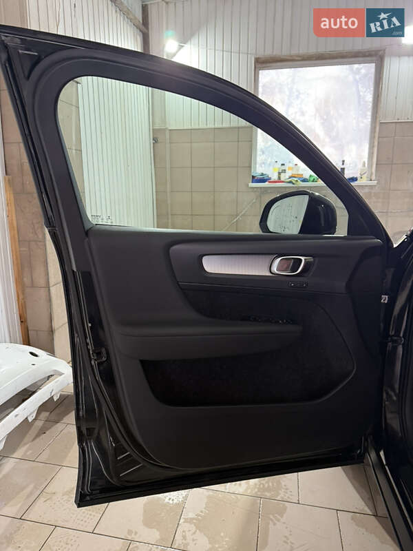 Позашляховик / Кросовер Volvo XC40 2018 в Новояворівську