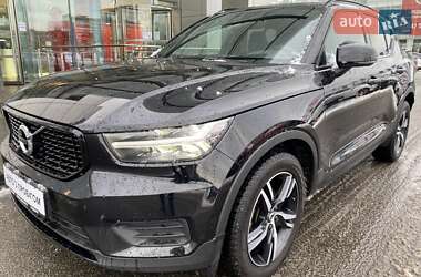 Внедорожник / Кроссовер Volvo XC40 2021 в Киеве