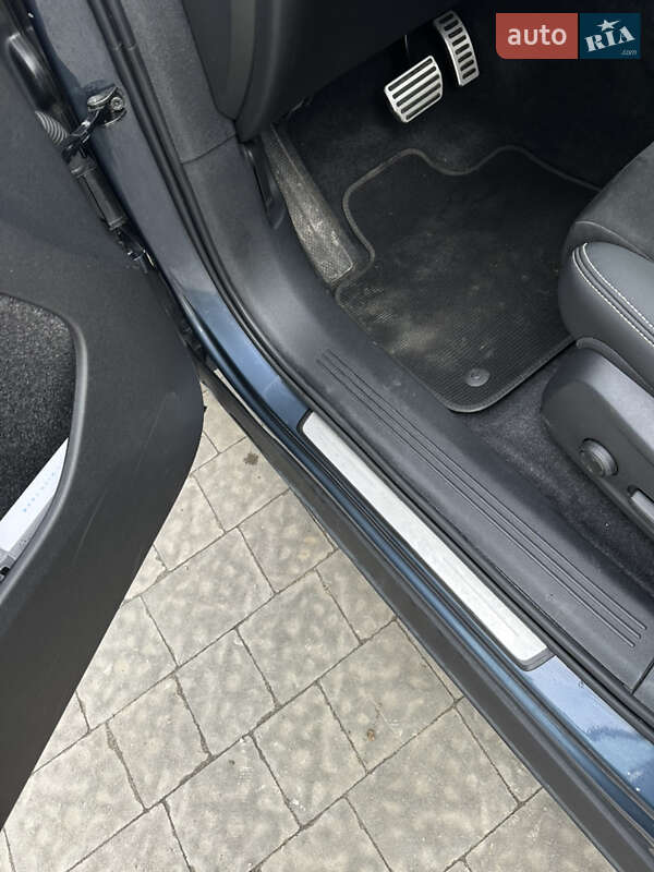 Внедорожник / Кроссовер Volvo XC40 2022 в Новояворовске