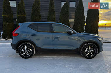 Внедорожник / Кроссовер Volvo XC40 2022 в Киеве