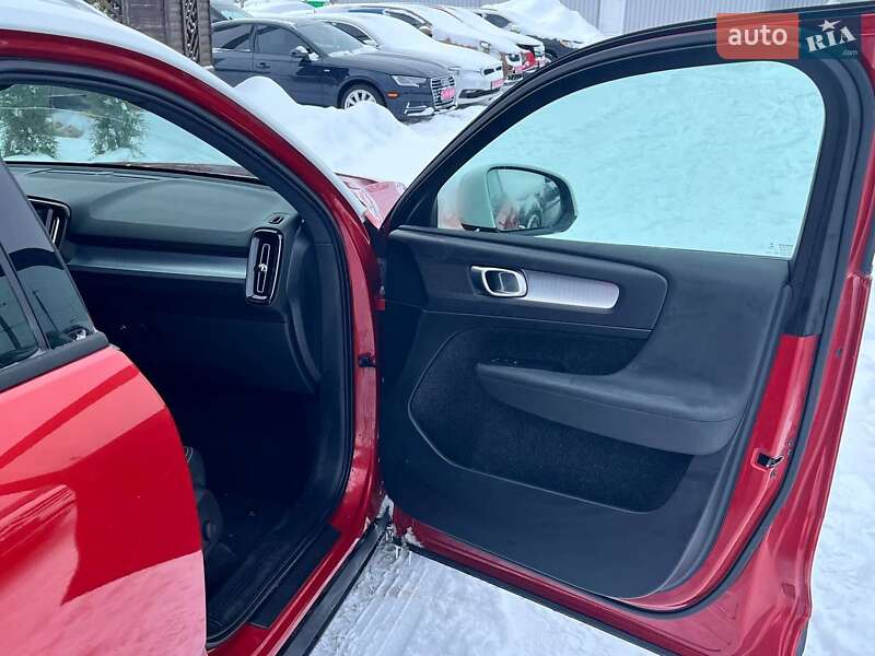 Внедорожник / Кроссовер Volvo XC40 2019 в Луцке