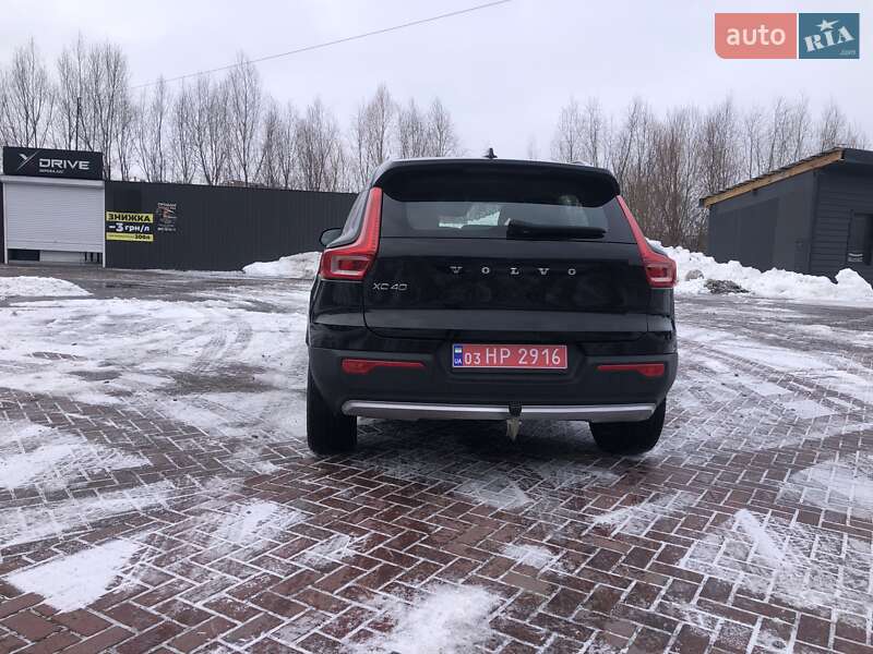 Внедорожник / Кроссовер Volvo XC40 2020 в Ровно