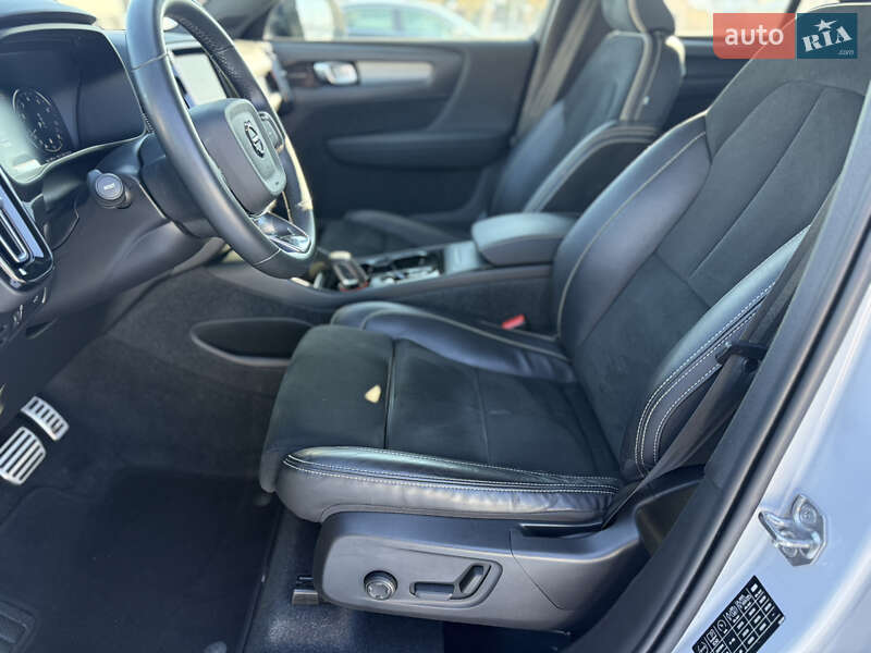 Позашляховик / Кросовер Volvo XC40 2021 в Бучі