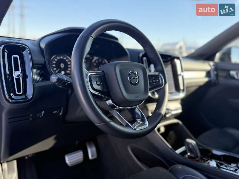 Позашляховик / Кросовер Volvo XC40 2021 в Бучі