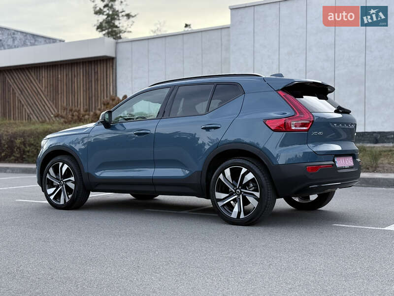 Внедорожник / Кроссовер Volvo XC40 2024 в Киеве